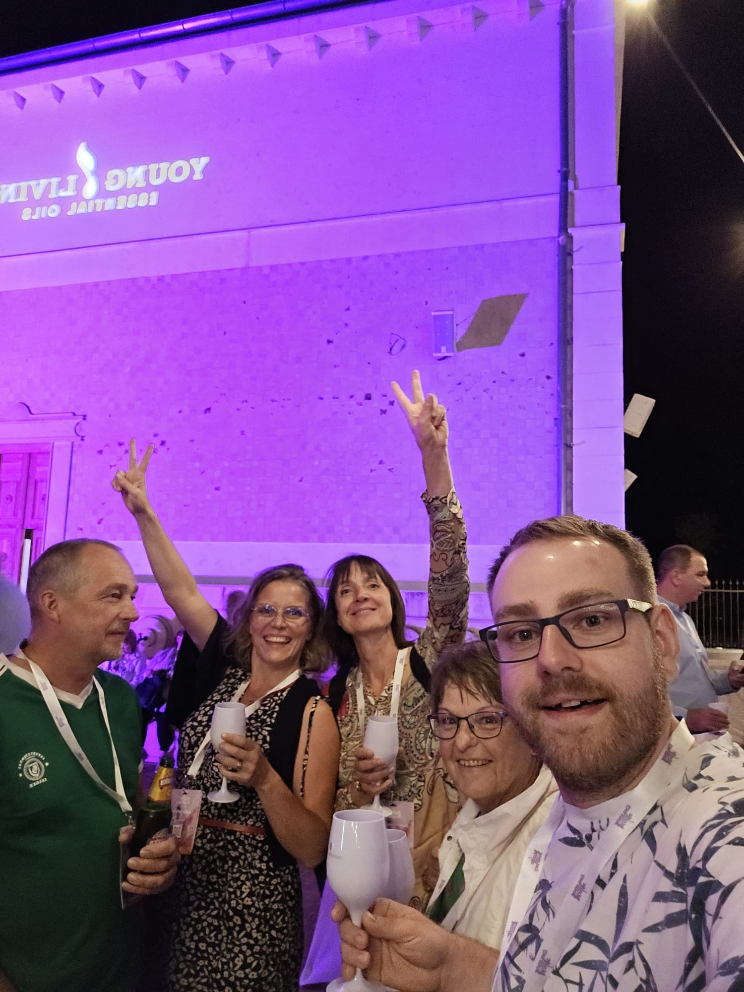 Katja Schenk – Young Living Business aufbauen, Team Wohlfühloase